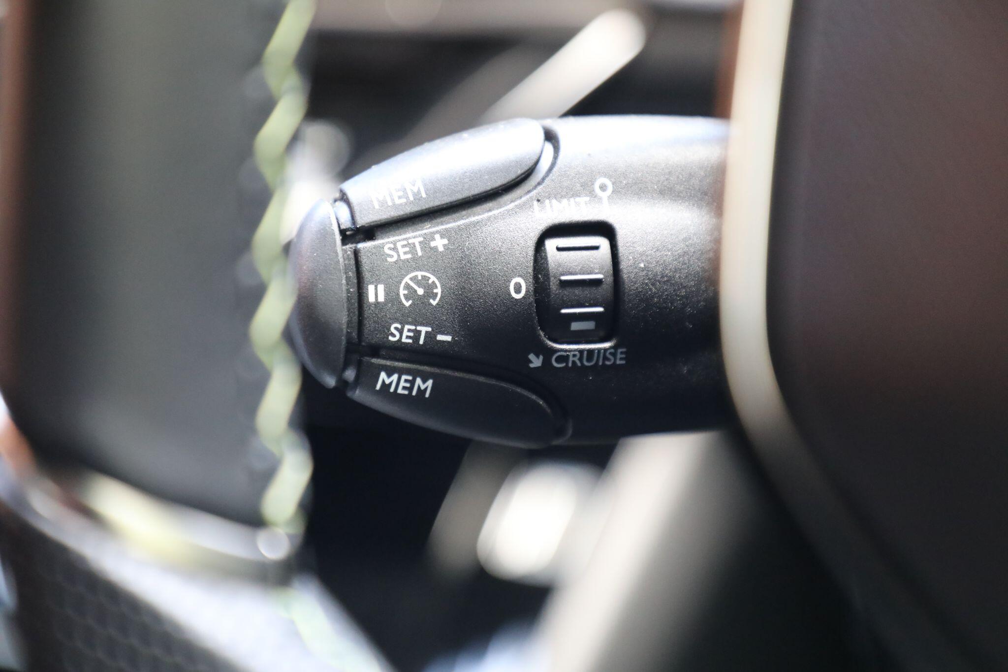 Large vehicle image